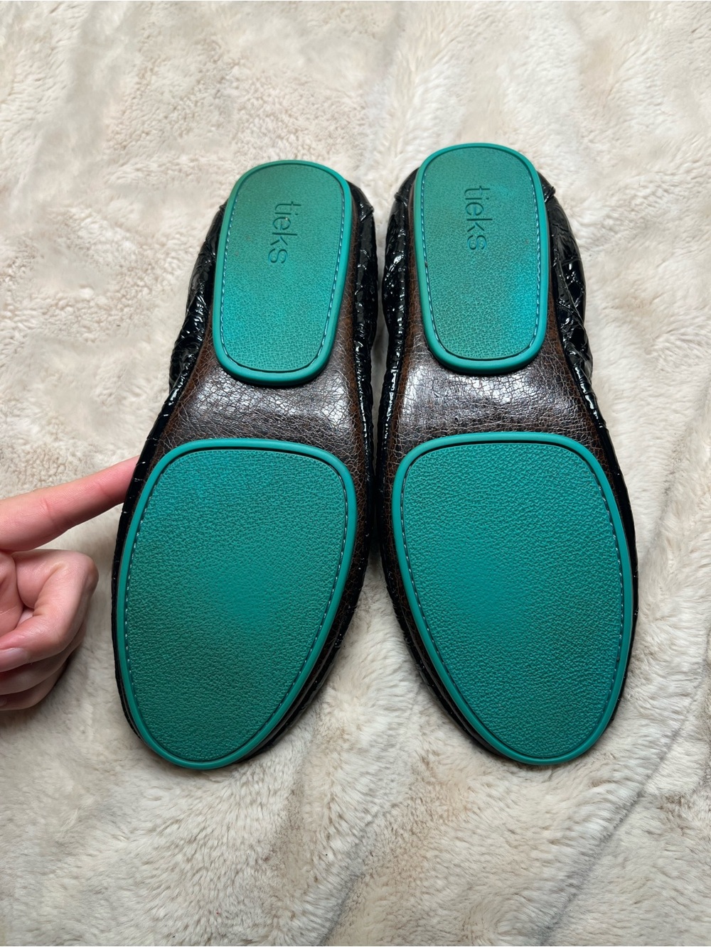 Tieks Obsidian Black Croc patent leather ballet flats size 8 - Picture 3 of 6